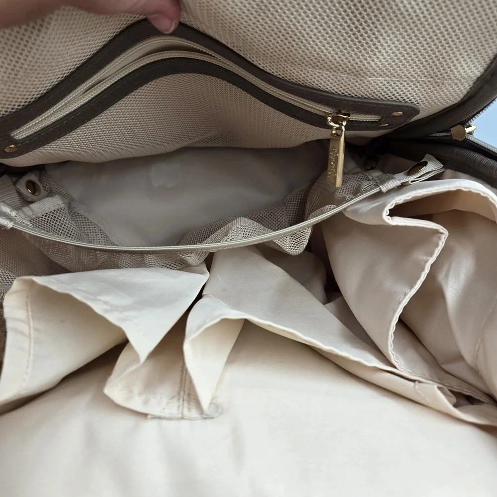 Itzy Ritzy Boss Plus Backpack Diaper Bag Tan Herringbone Gold Hardware Excellent